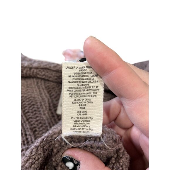 Free People Easy Cable V Neck Sweater Mocha Size L Boho Oversized Winter Neutral - Picture 5 of 14